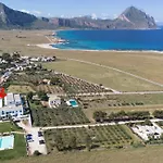 Casa Bambu Con Piscina A Tatil Evi